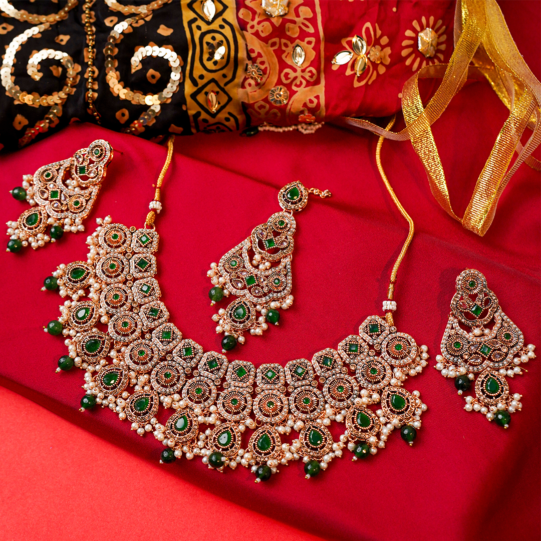 Royal Noir Necklace Set