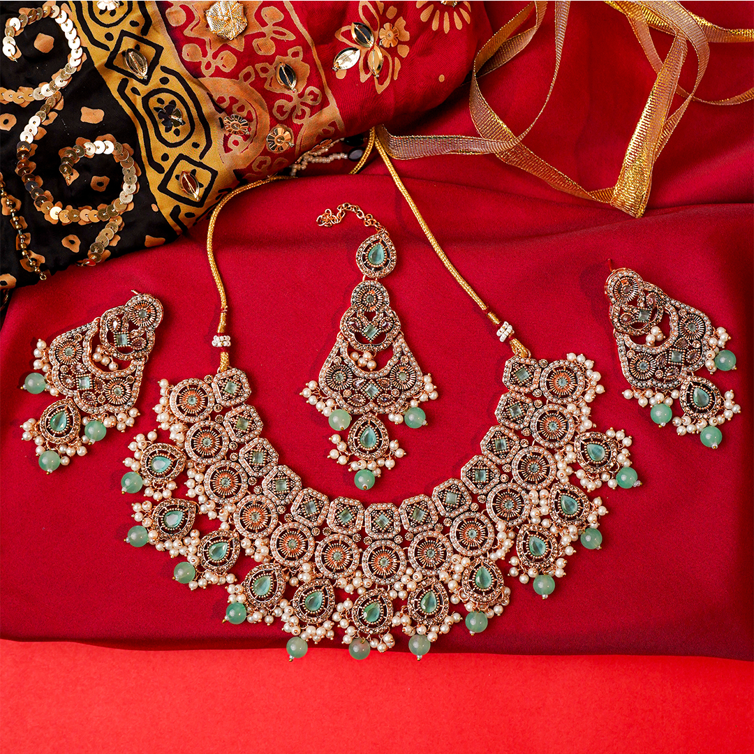 Royal Noir Necklace Set