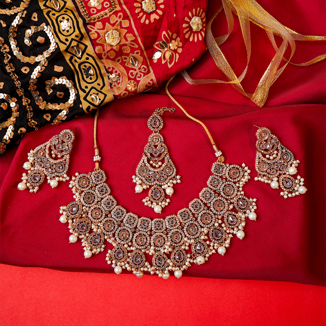 Royal Noir Necklace Set