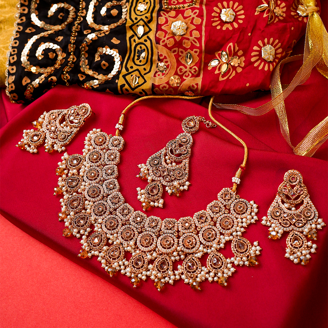 Royal Noir Necklace Set