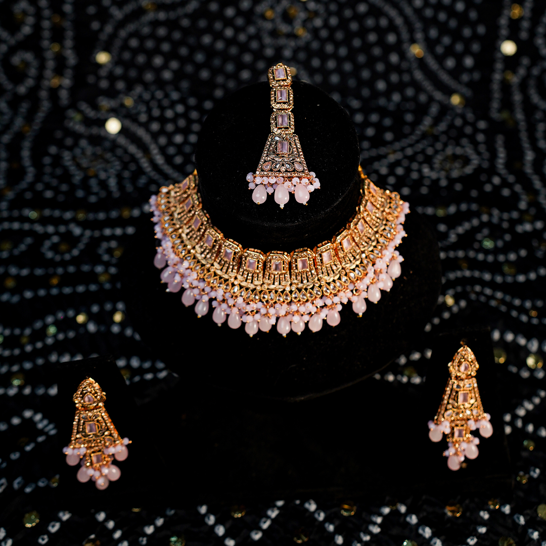 Majestic Aura Collar Set