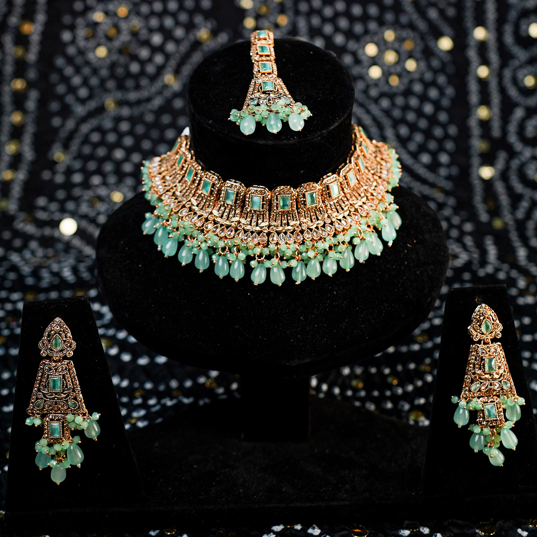 Majestic Aura Collar Set